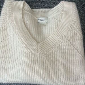 Club Monaco V-neck cashmere sweater in perfect condition
